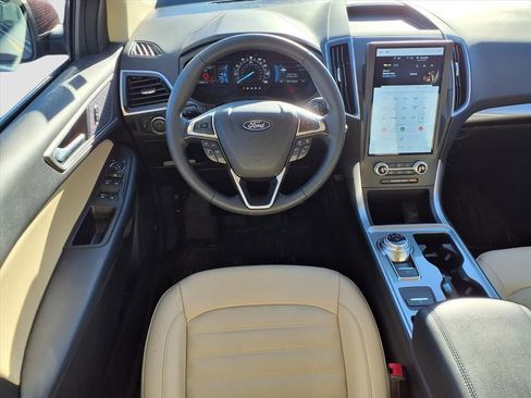 Used 2024 Ford Edge SEL w/ Convenience Package image 11