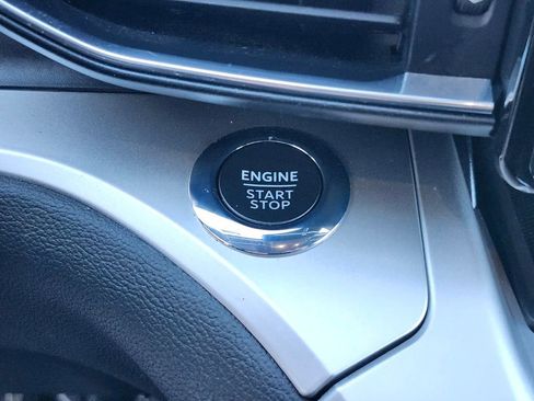 Used 2022 Ford Explorer XLT w/ Equipment Group 202A image 27