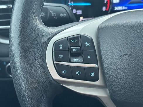 Used 2023 Ford Explorer XLT w/ Equipment Group 202A AWD/4WD image 20