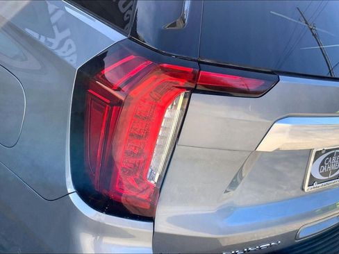 Used 2023 GMC Yukon XL Denali w/ Advanced Technology Package image 28