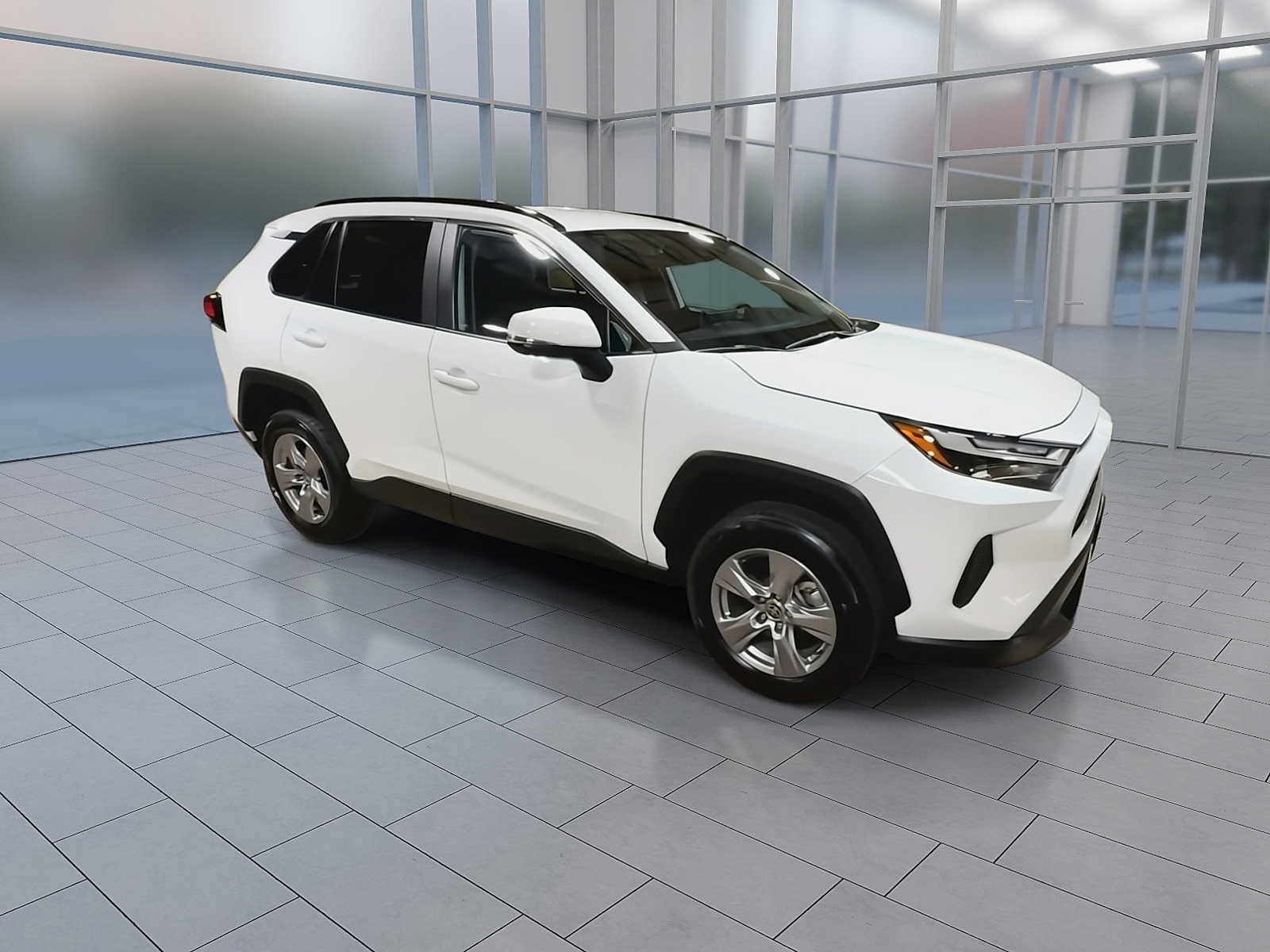 Used 2025 Toyota RAV4 XLE AWD/4WD image 2