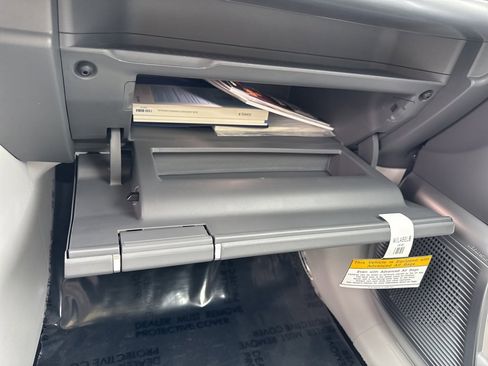 Used 2026 Hyundai Ioniq 9 Limited image 31