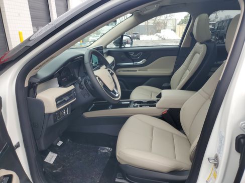 New 2026 Lincoln Corsair Premiere image 12