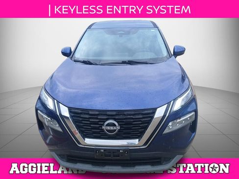 Used 2022 Nissan Rogue SV image 5