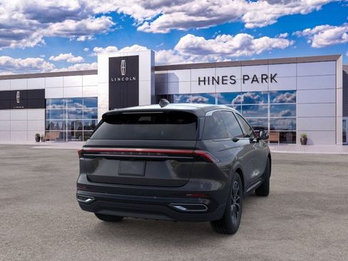 New 2026 Lincoln Nautilus Premier AWD/4WD image 8