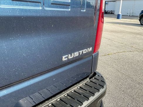 Used 2021 Chevrolet Silverado 1500 Custom Trail Boss AWD/4WD image 28