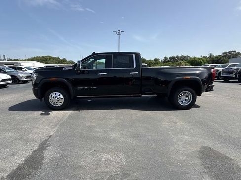New 2026 GMC Sierra 3500 Denali w/ Denali Reserve Package AWD/4WD image 6