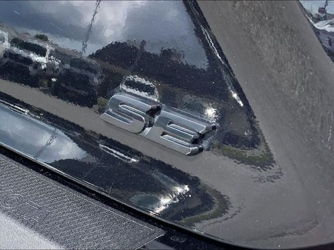 Used 2025 Toyota Camry SE FWD image 10