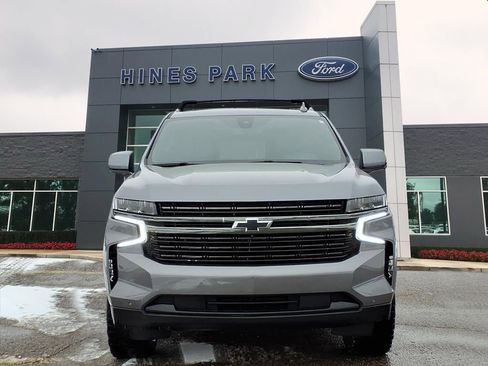 Used 2021 Chevrolet Suburban RST w/ Luxury Package image 2