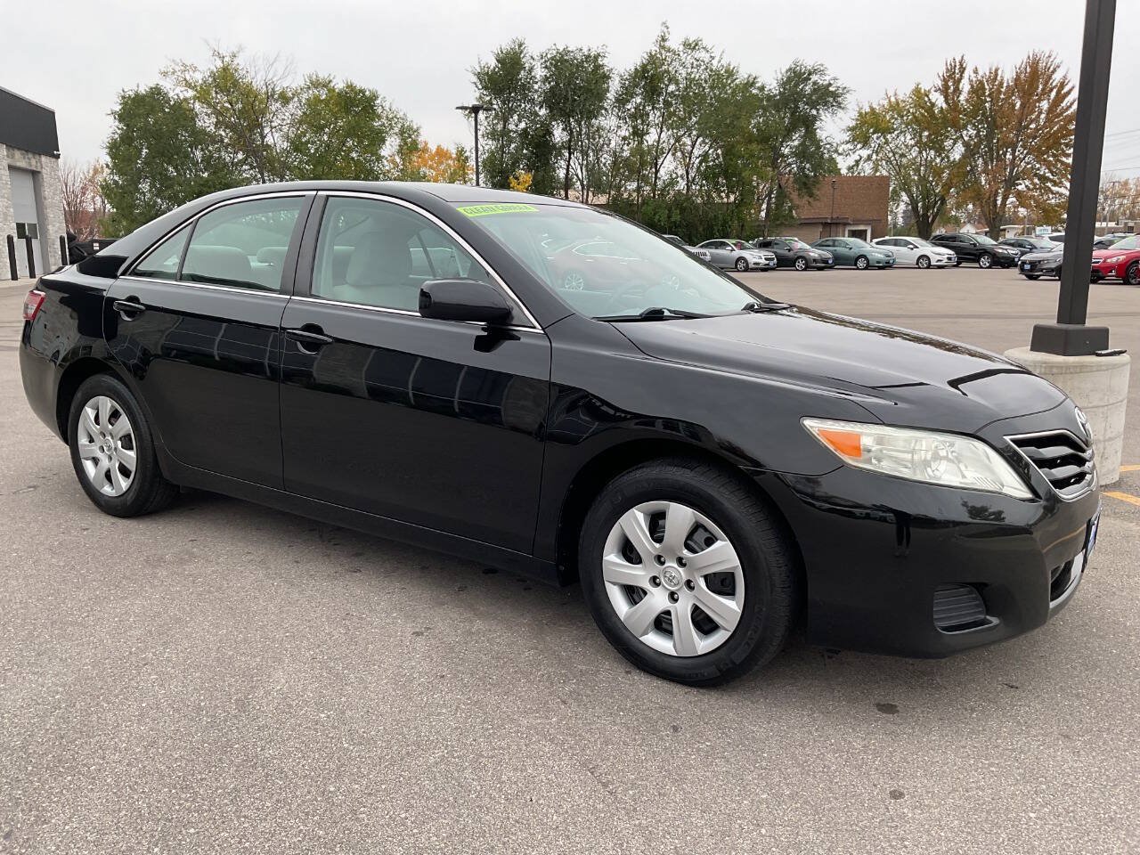 Used 2011 Toyota Camry LE FWD image 10
