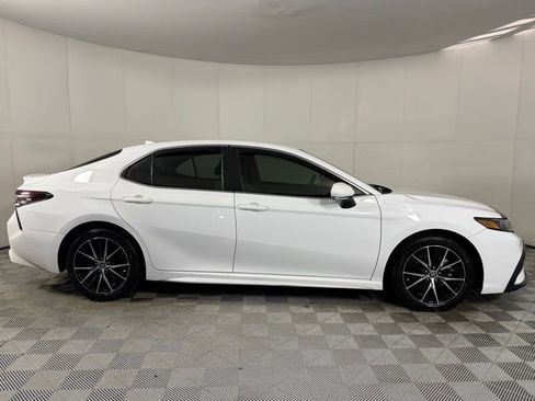 Used 2023 Toyota Camry SE image 8