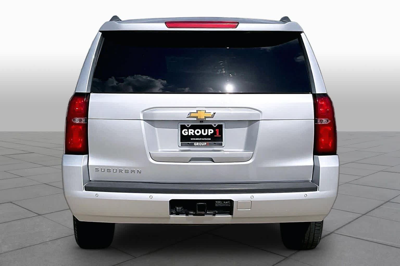 Used 2016 Chevrolet Suburban LS RWD image 5