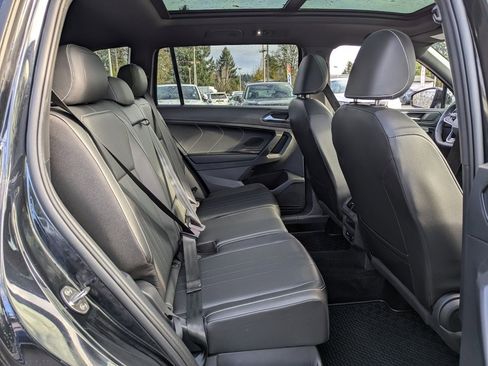 Certified 2023 Volkswagen Tiguan SE R-Line image 32