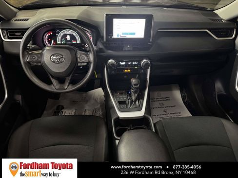 Used 2023 Toyota RAV4 LE AWD/4WD image 13