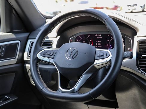 Used 2023 Volkswagen Atlas Cross Sport SE w/ Panoramic Sunroof Package FWD image 17