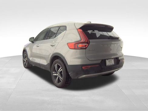 Used 2024 Volvo XC40 B5 Core AWD/4WD image 10