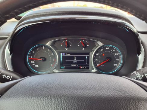 Used 2019 Chevrolet Traverse LT FWD image 17