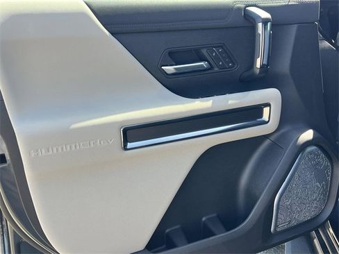 New 2026 GMC Hummer EV 4x4 Crew Cab image 10