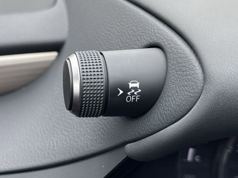 Used 2025 Lexus ES 350 F Sport image 14