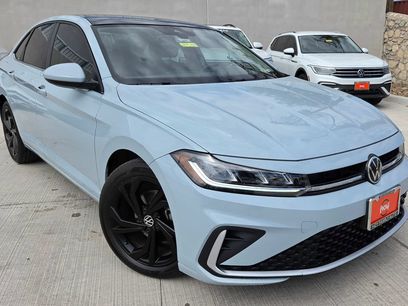 Used 2026 Volkswagen Jetta SE w/ Black Wheel Package