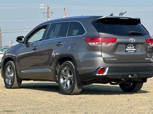Used 2019 Toyota Highlander Limited Platinum AWD/4WD image 7