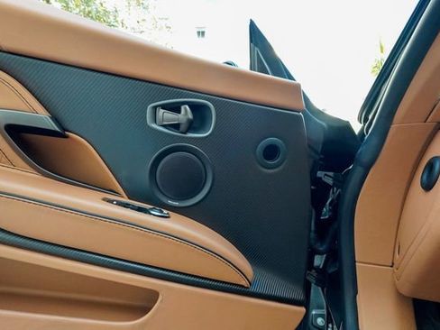 Used 2023 Aston Martin DBS Volante image 66