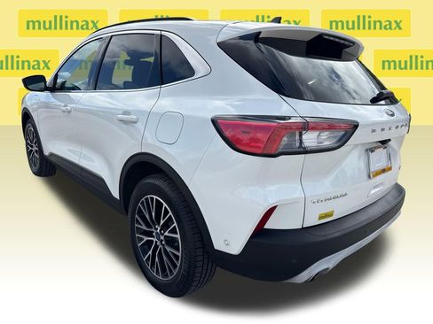 Used 2022 Ford Escape Titanium w/ Titanium Premium Package image 10