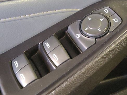 Used 2019 Chevrolet Traverse LT FWD image 27