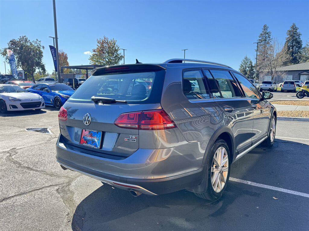 Used 2017 Volkswagen Golf Alltrack AWD/4WD image 5