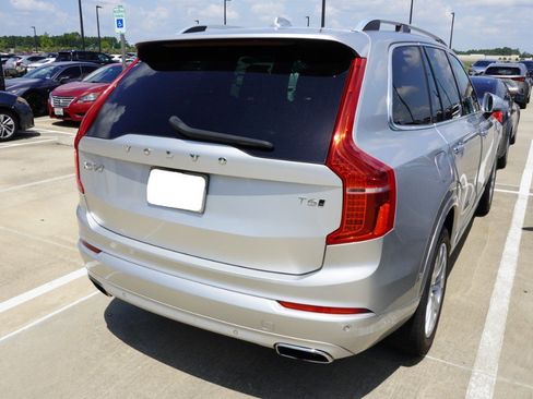 Used 2016 Volvo XC90 T6 Momentum image 7