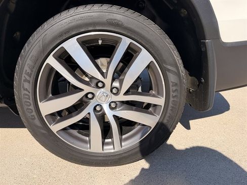 Used 2018 Honda Pilot Elite image 12
