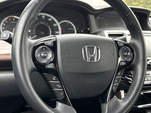 Used 2017 Honda Accord EX-L image 13