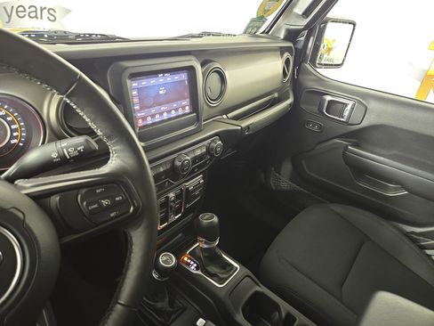 Certified 2020 Jeep Gladiator Sport w/ Quick Order Package 24S image 24