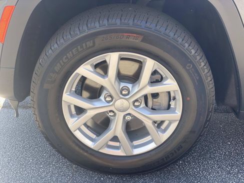 Used 2023 Jeep Grand Cherokee L Limited RWD image 13