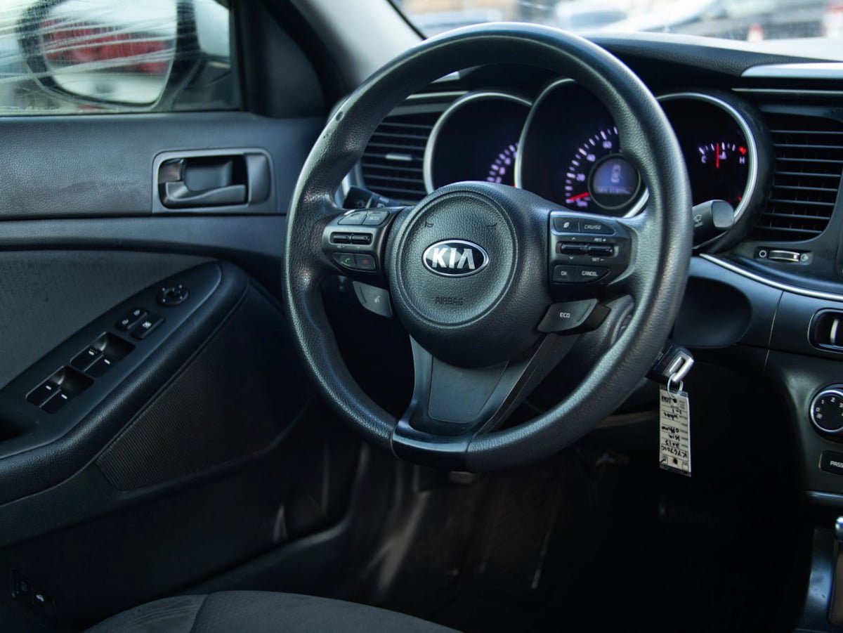 Used 2015 Kia Optima LX FWD image 23