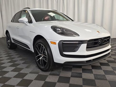 New 2026 Porsche Macan image 9