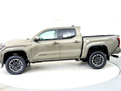 New 2026 Toyota Tacoma TRD Sport AWD/4WD image 3