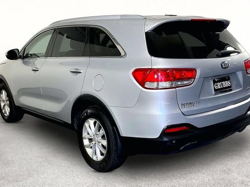 Used 2016 Kia Sorento FWD w/ LX Convenience Package image 13