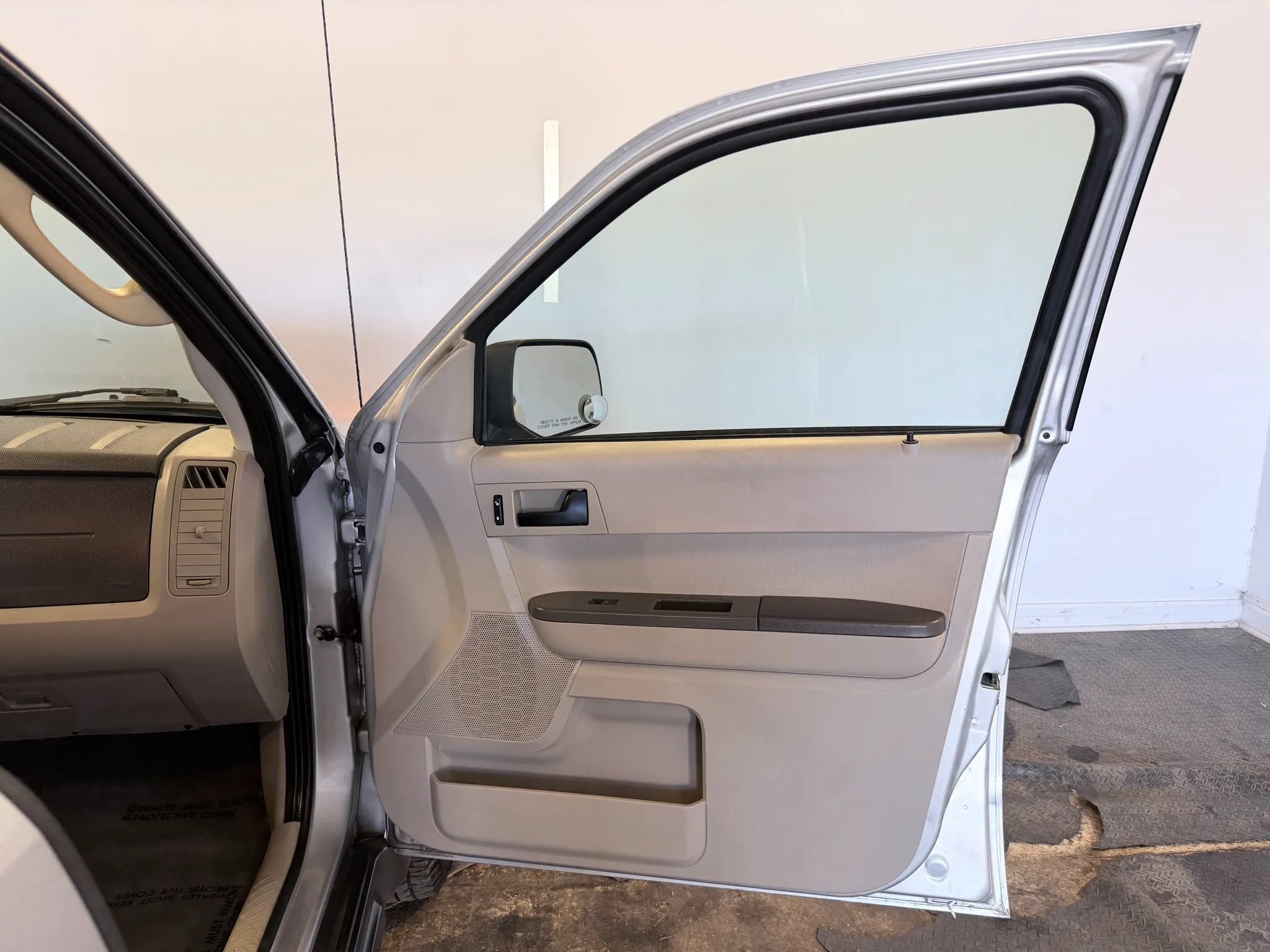 Used 2010 Ford Escape XLS FWD image 26