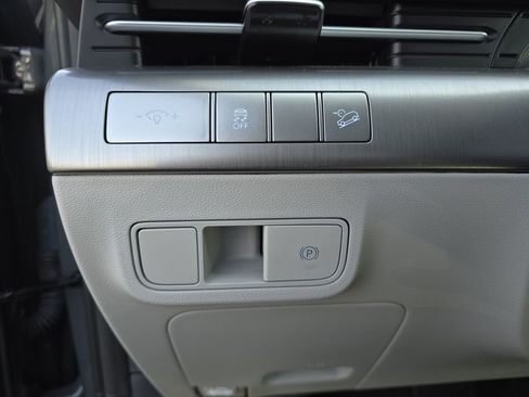 Certified 2025 Hyundai Kona SEL image 21