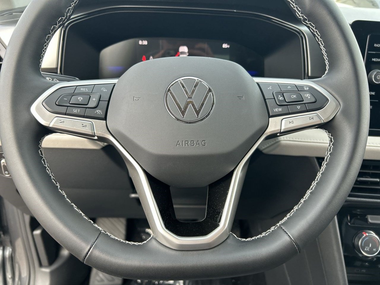 New 2027 Volkswagen Taos SE AWD/4WD image 18