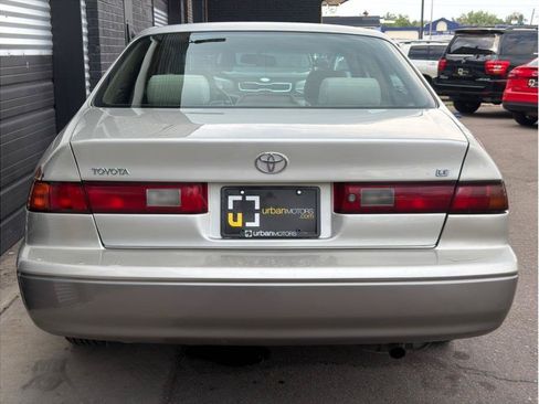Used 1999 Toyota Camry LE FWD image 8