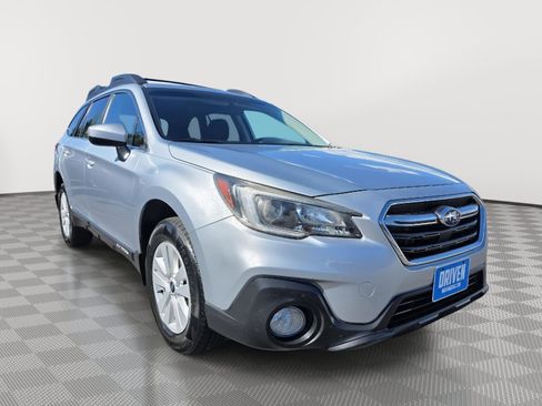 Used 2018 Subaru Outback 2.5i Premium AWD/4WD image 3