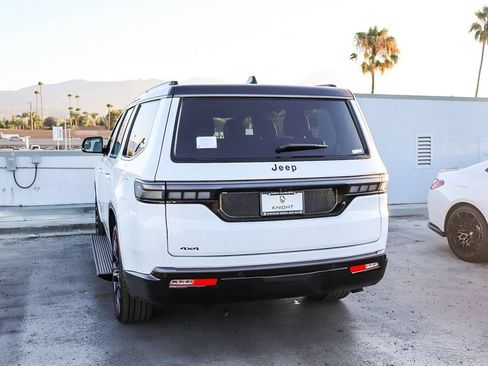 New 2026 Jeep Grand Wagoneer Summit AWD/4WD image 7