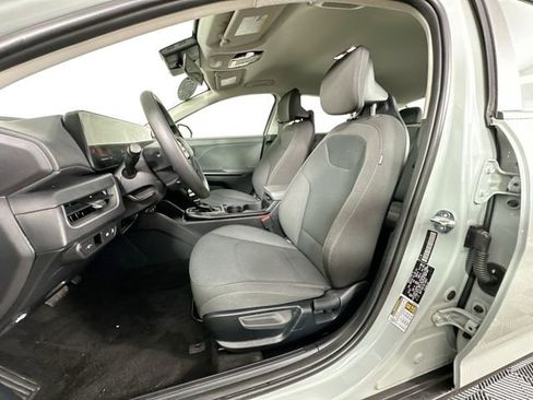 Used 2025 Kia K4 FWD image 17