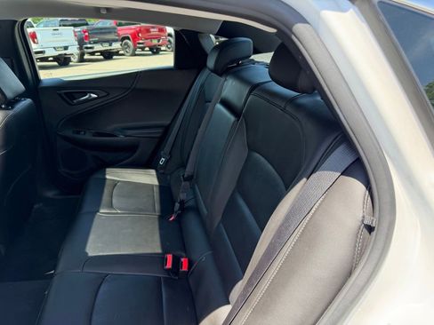 Certified 2018 Chevrolet Malibu LT w/ Leather Package FWD image 9