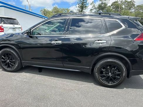 Used 2017 Nissan Rogue SV w/ Midnight Edition FWD image 11