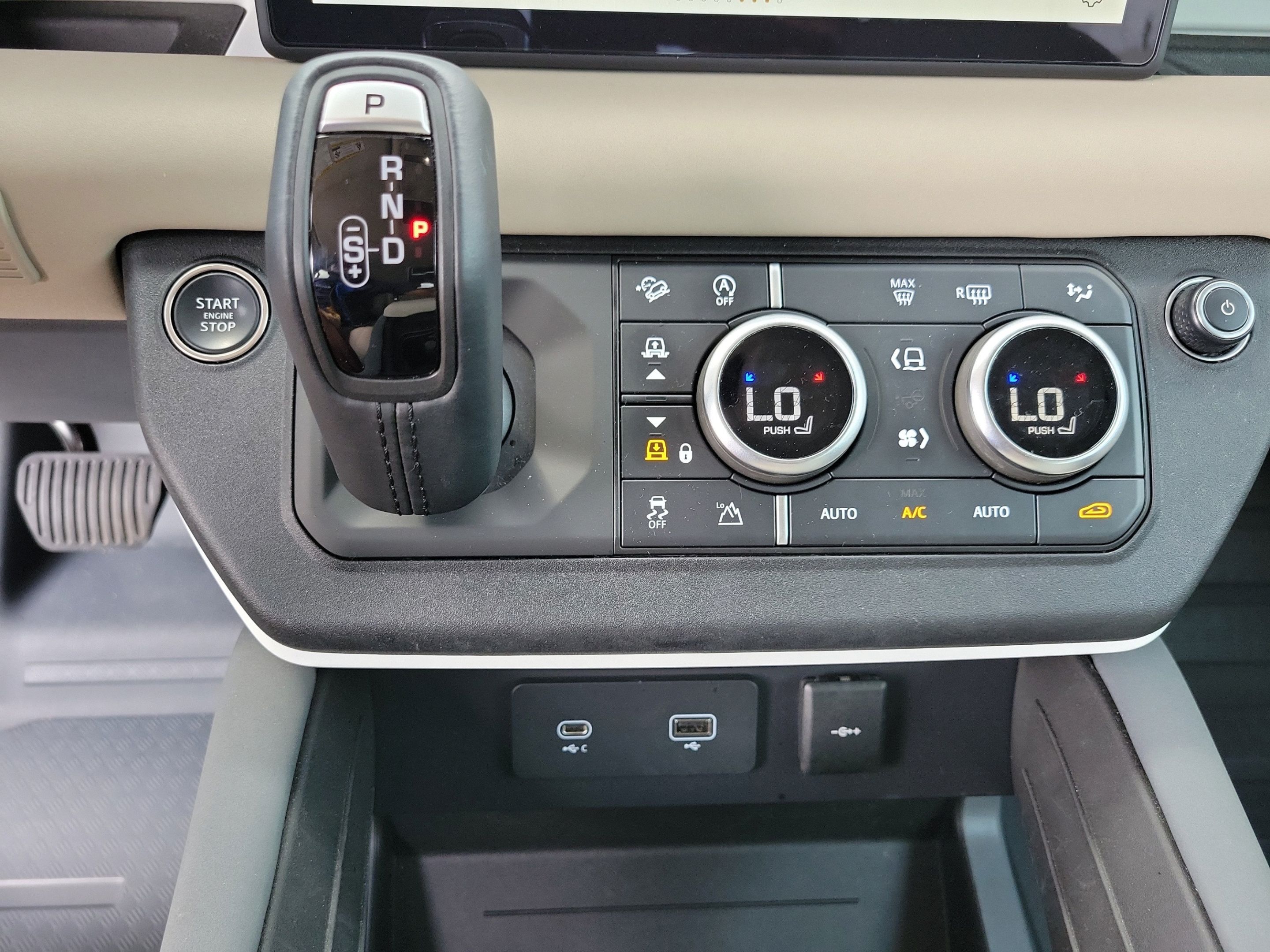 Used 2023 Land Rover Defender 110 S AWD/4WD image 41