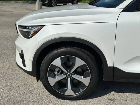 Used 2026 Volvo XC40 B5 Plus AWD/4WD image 10