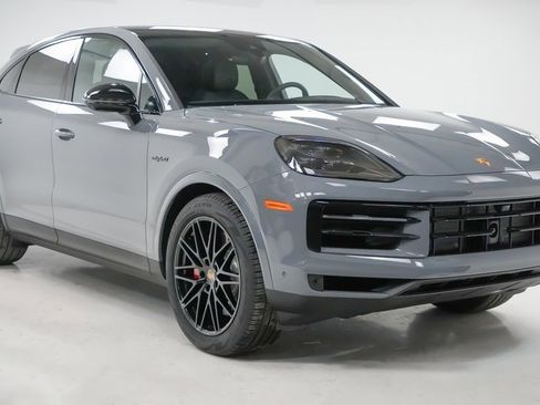 New 2026 Porsche Cayenne S image 8